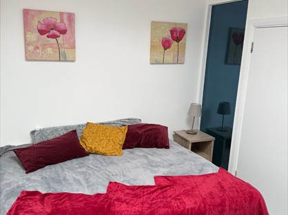 Room in a Shared Flat, St. Barnabas Road, IG8