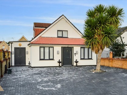 4 Bed Detached House, Feltham Hill Road, TW15
