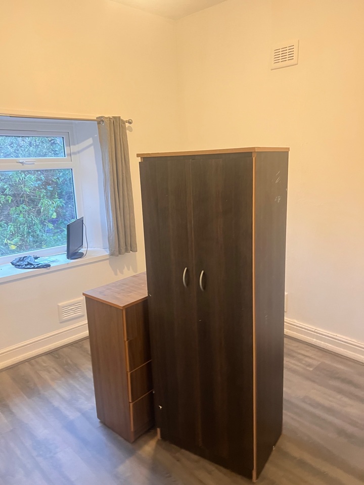 1 Bed Flat, Victoria Road, L13