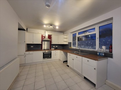 3 Bed Terraced House, Ampleforth Road, SE2