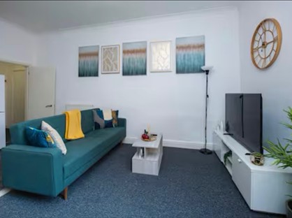 1 Bed Flat, Thornbury Avenue, SO15