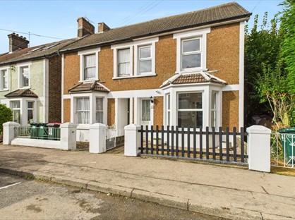 Studio Flat, Victoria Road, RH11