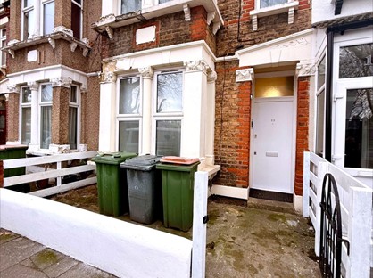 1 Bed Flat, Ravenhill Road, E13