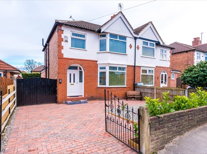 3 Bed Detached House, Sandileigh Drive, WA15