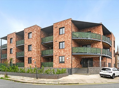 1 Bed Flat, Rosslyn Crescent, HA1