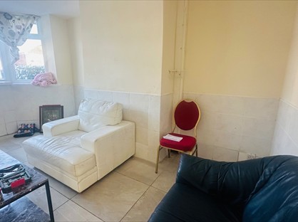 2 Bed Semi-Detached House, Morse Road, M40