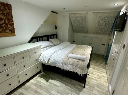 Room in a Shared Flat, Hyde Crescent, NW9