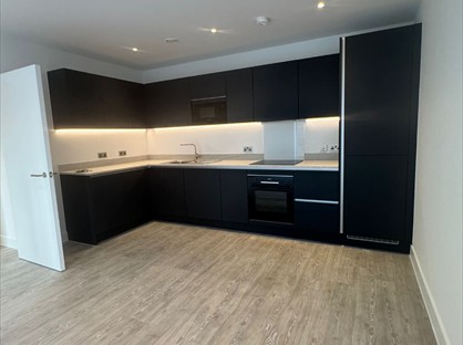 Room in a Shared Flat, Clovelly Road, TW3