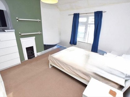 Room in a Shared House, Green Lane, RM8