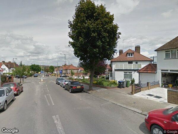London - Studio Flat, Brook Road, NW2 - To Rent Now for £1,450.00 p/m