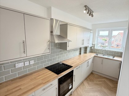 2 Bed Flat, Driftway Court, NR26