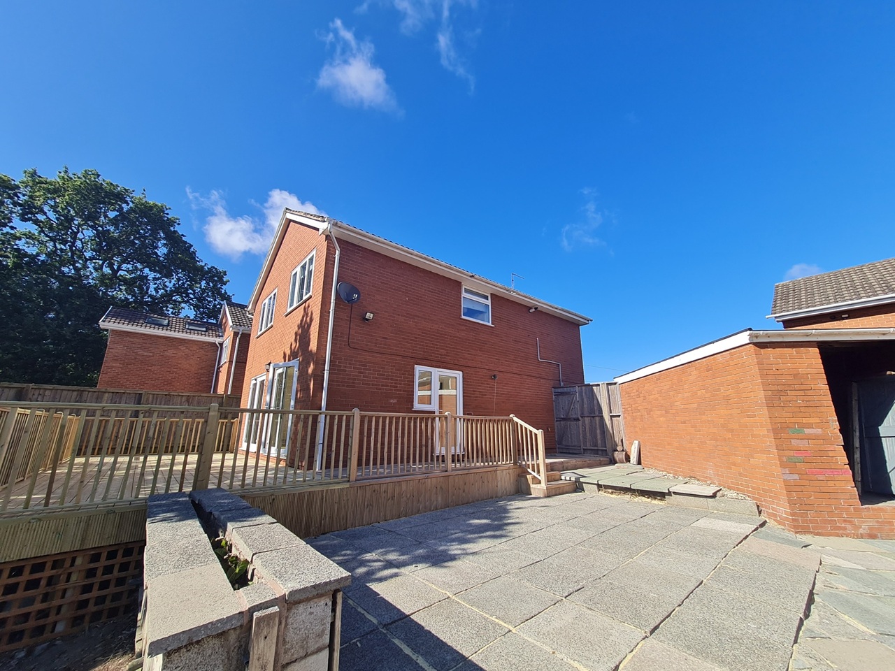 4 Bed Detached House, Buerton Close, CH43 photo 2
