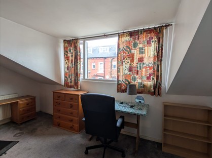 Room in a Shared House, Burley Road, LS4