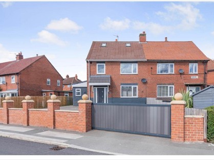 4 Bed Semi-Detached House, Fairleigh Road, WF3