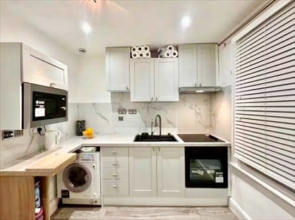 1 Bed Flat, Top Floor Gaywood Street, SE1