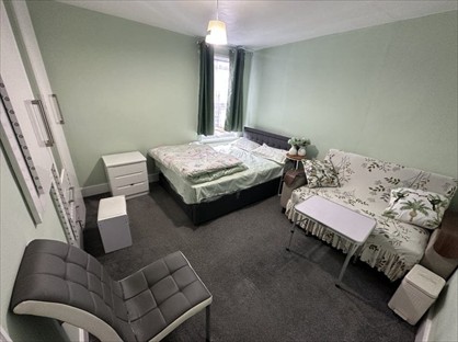 Room in a Shared House, Devon Road, IG11