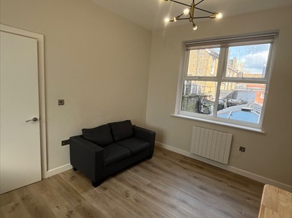 1 Bed Flat, York Street, TW1