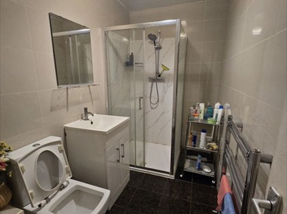 Room in a Shared House, Stone Crescent, TW14