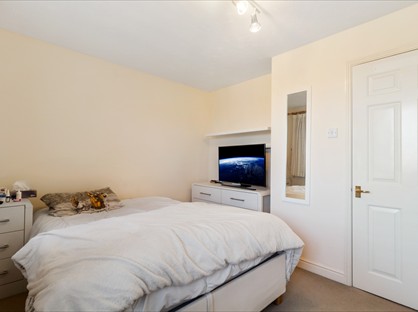 1 Bed Flat, Lucas Gardens, N2
