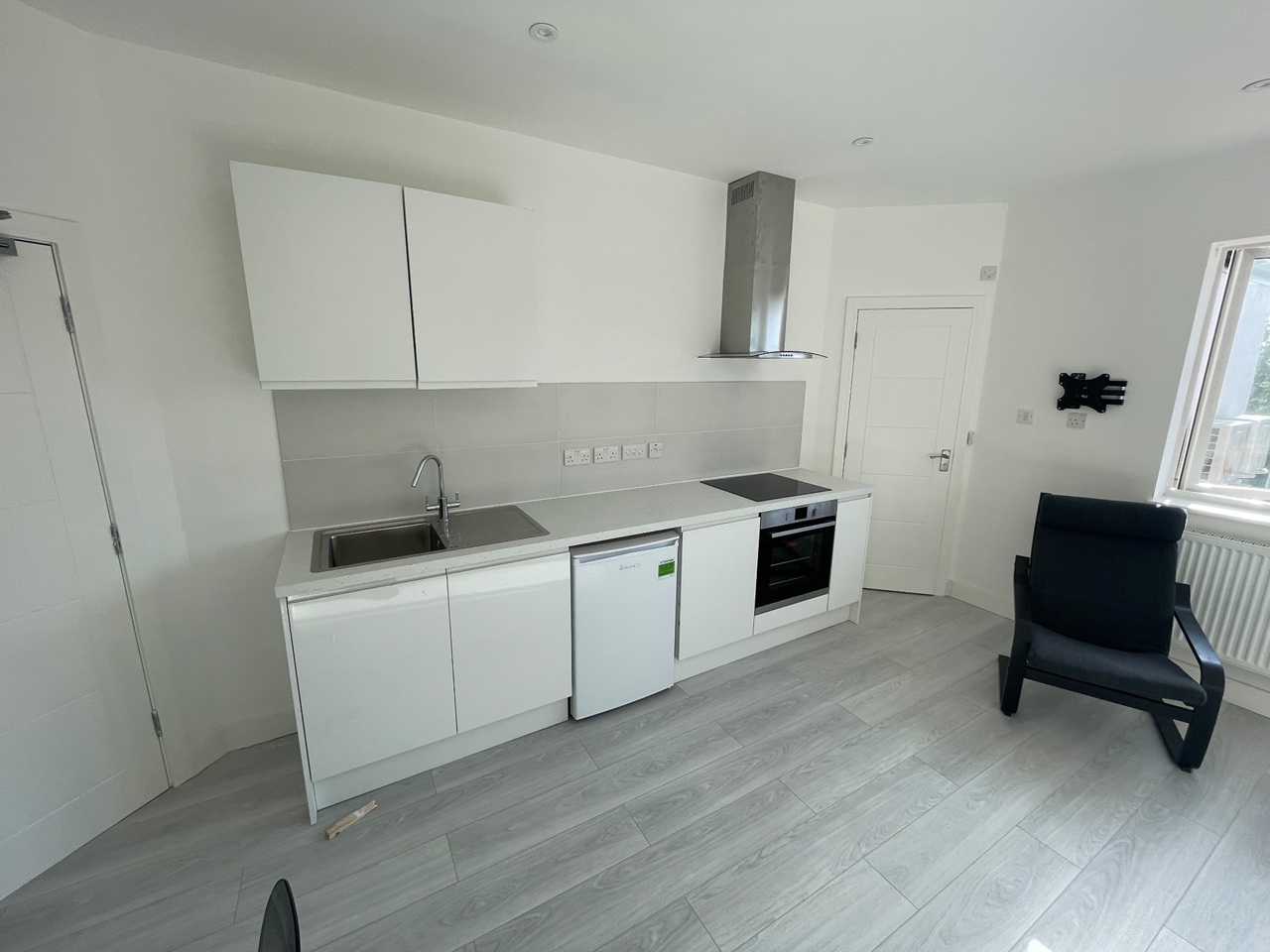 London - Studio Flat, London, NW11 - To Rent Now for £1,390.00 p/m