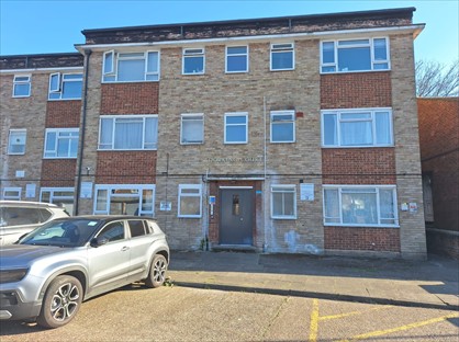 2 Bed Flat, Dorking Court, N17