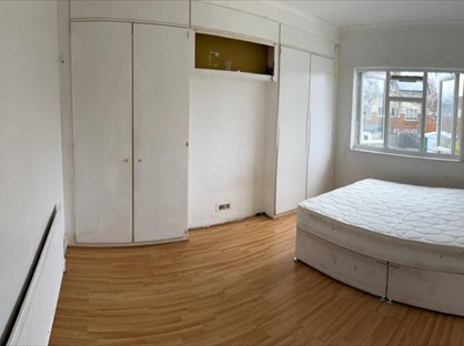 Room in a Shared House, Frant Road, CR7