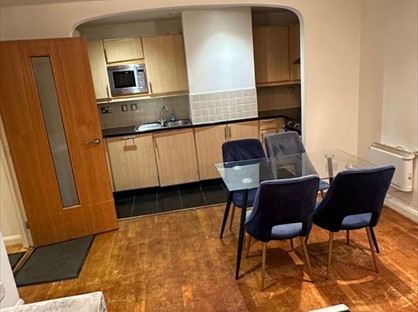 2 Bed Flat, Wellington Street, NN1