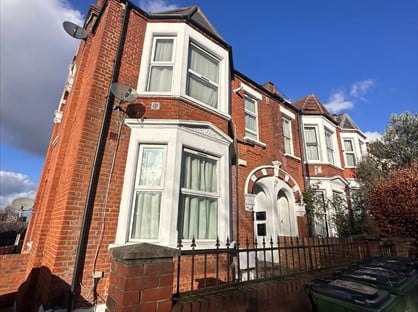 Studio Flat, Hillreach, SE18