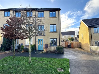 3 Bed Semi-Detached House, Blackberry Road, BA11