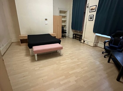 Room in a Shared Flat, Berkeley Street, G3