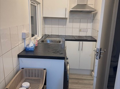 1 Bed Flat, Gilbert Street, TW3