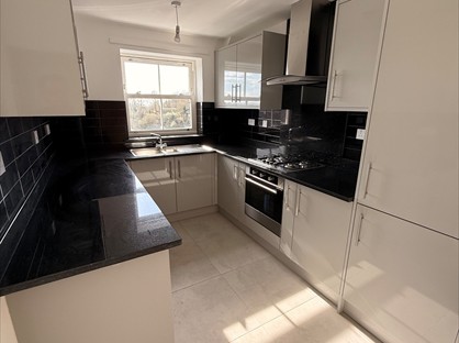 2 Bed Flat, Frith Hill Road, GU7