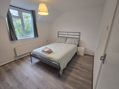 Room in a Shared House, Cole Close, SE28