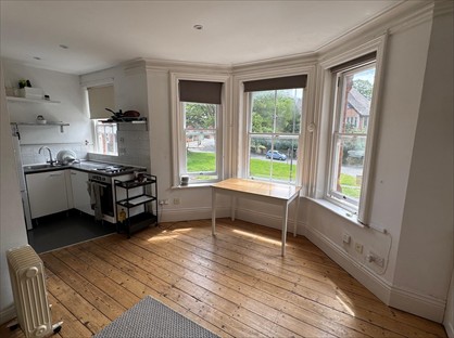 Studio Flat, York Road, GU1