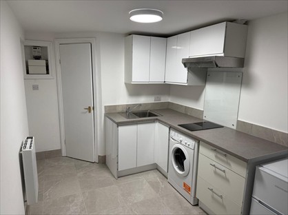 Studio Flat, Lindsey Close, CR4