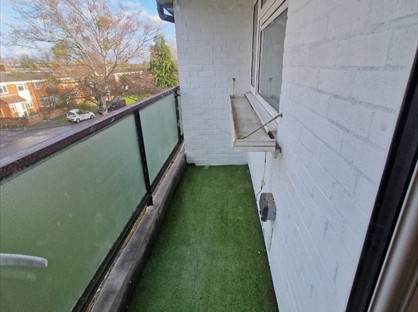 2 Bed Flat, Minster Way, SL3