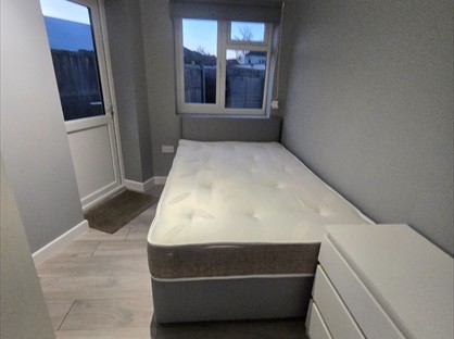 Studio Flat, Whittington Avenue, UB4