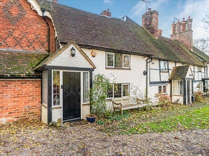 2 Bed Terraced House, Waterside, RG4