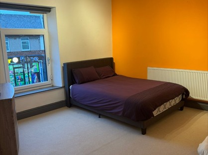 Room in a Shared House, Station Road, S63