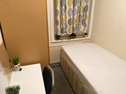 Room in a Shared House, Croydon Road, NE4