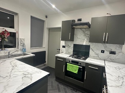 1 Bed Flat, Walthall Street, CW2