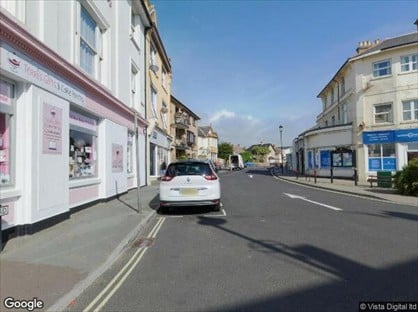 1 Bed Flat, Albert Road, PO36