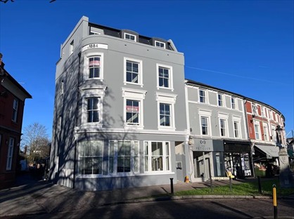 2 Bed Flat, Bridge Road, KT8