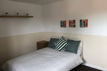 Room in a Shared House, Icknield Port Road, B16