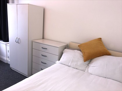 Room in a Shared House, Laxey Road, B16