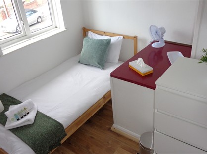 Room in a Shared House, Dagenham, RM10