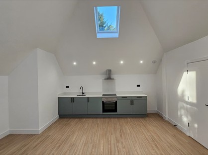 1 Bed Flat, Langley Court, SM2