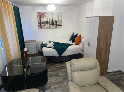 Room in a Shared Flat, Ermine Side, EN1