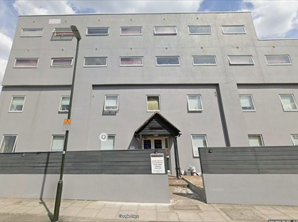 Studio Flat, Burlington Road, KT3