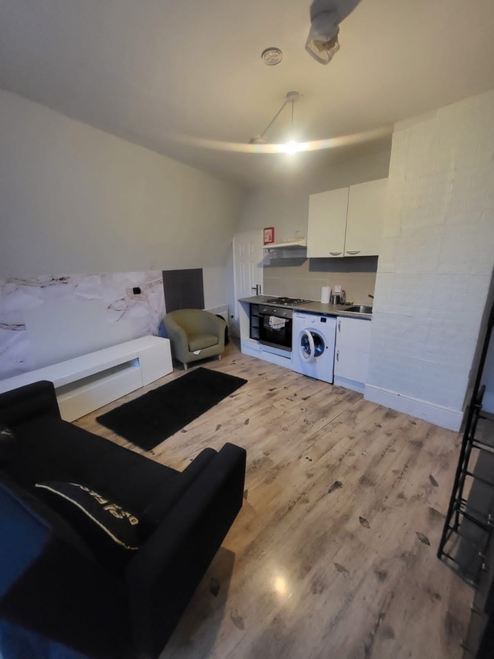 Additional image 2 of 1 Bed Flat, Kingsland Road, E8, N1 7GU
